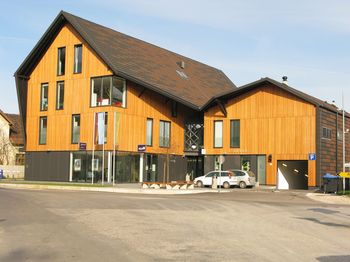 GERARD Corona kestane CEDAR - CHESTNUT COMBINATION, IG HEALTH CENTER, SLOVENIA