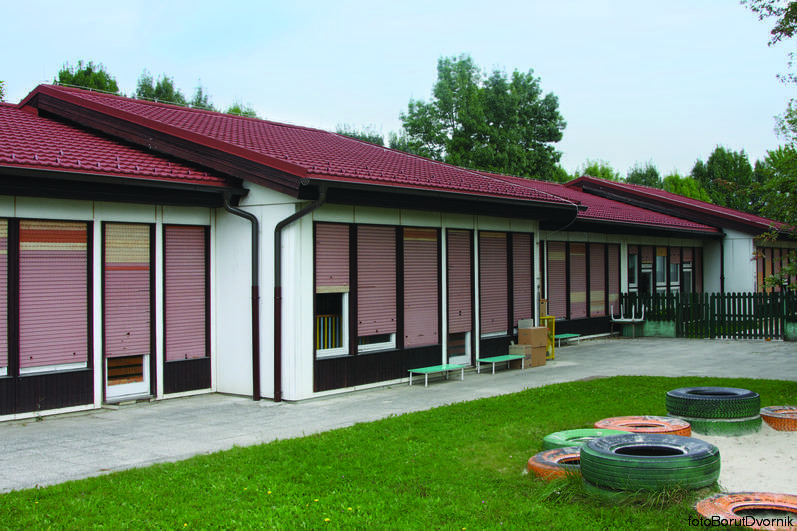 GERARD Klasik İspanyol kırmızı MRAVLJINČEK