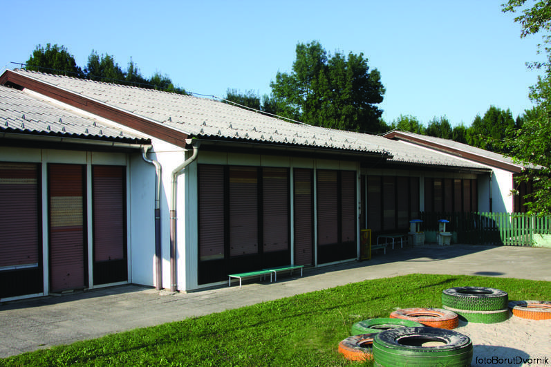 GERARD Klasik İspanyol kırmızı MRAVLJINČEK